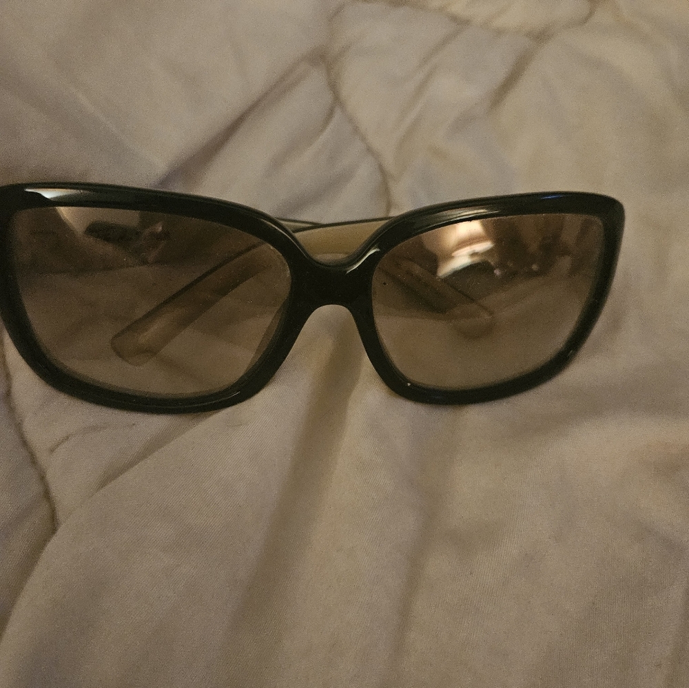 Fendi sunglasses black frames